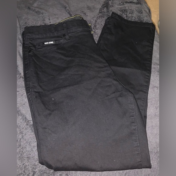 Ladies 18 DKNY Jeans 2 Pair - Picture 3 of 5